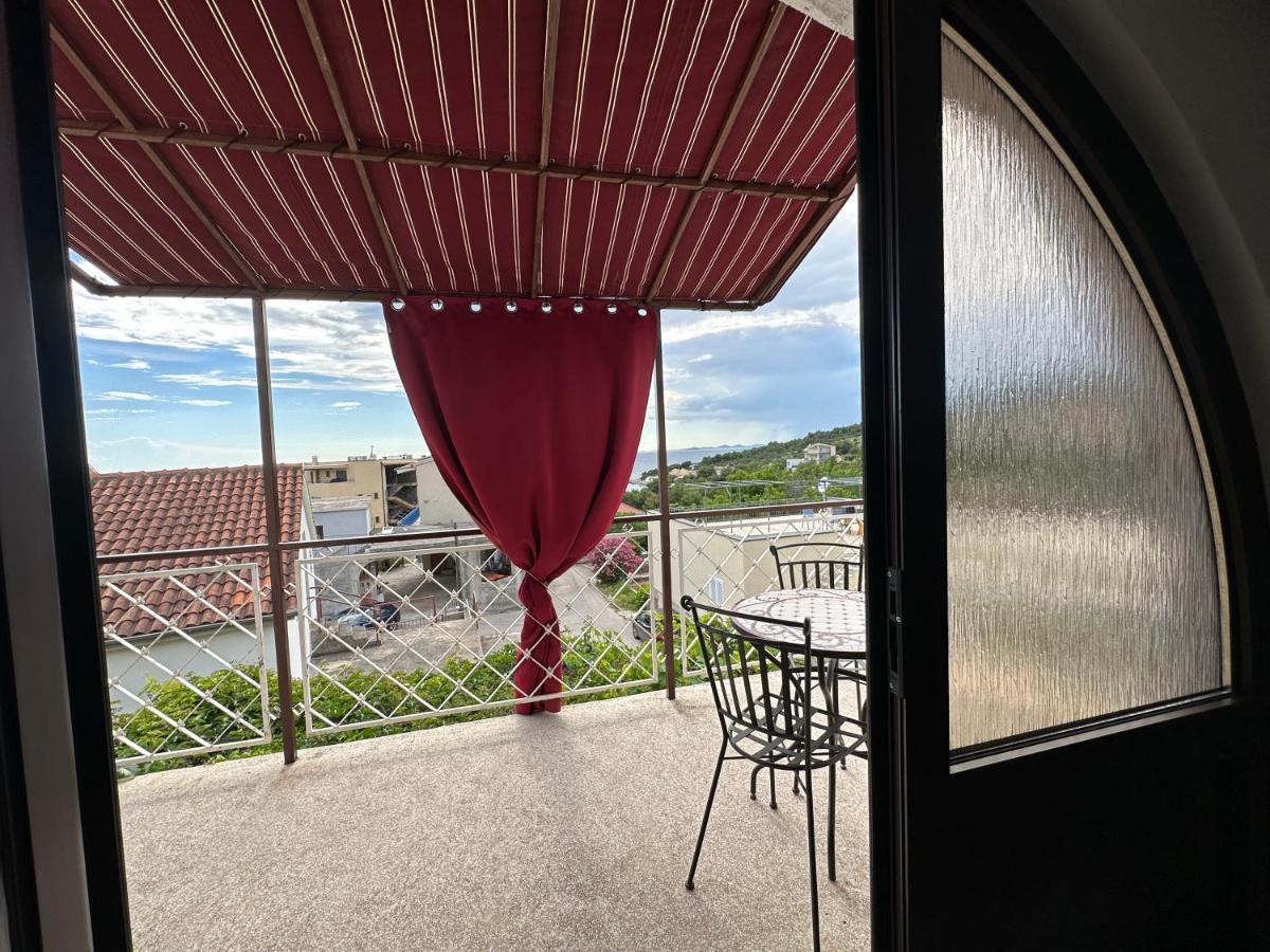 Villa Lorenta Apartments Primosten