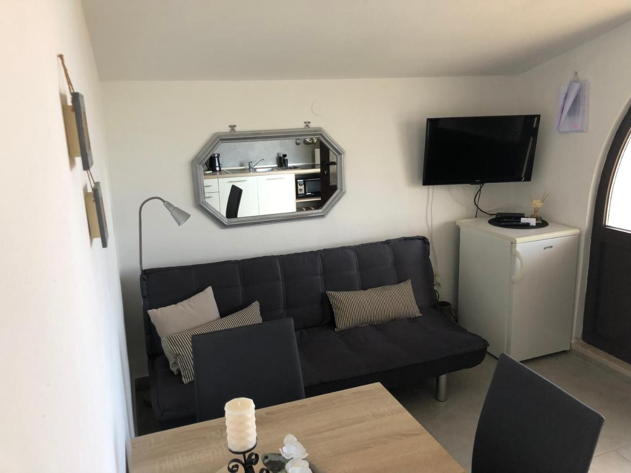 Villa Lorenta Apartments Apartment Primosten