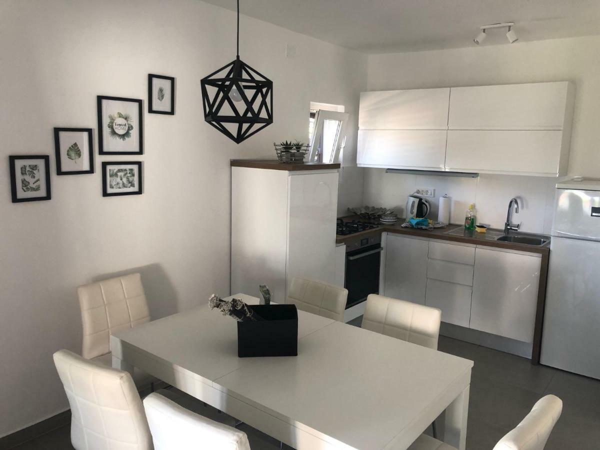Villa Lorenta Apartments Apartment Primosten